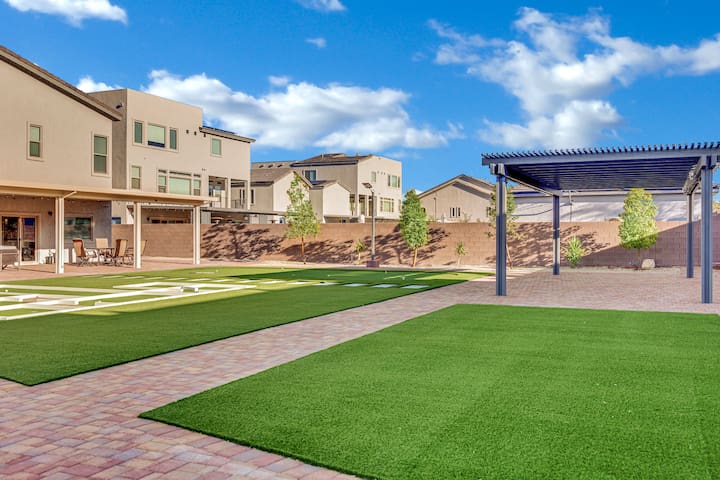 Wow！ 4800 sqft retreat 3 Ensuites & 3 Living rooms