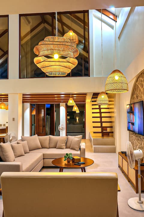 Private Villa w/ Pool & Billiards in Tanay Rizal
