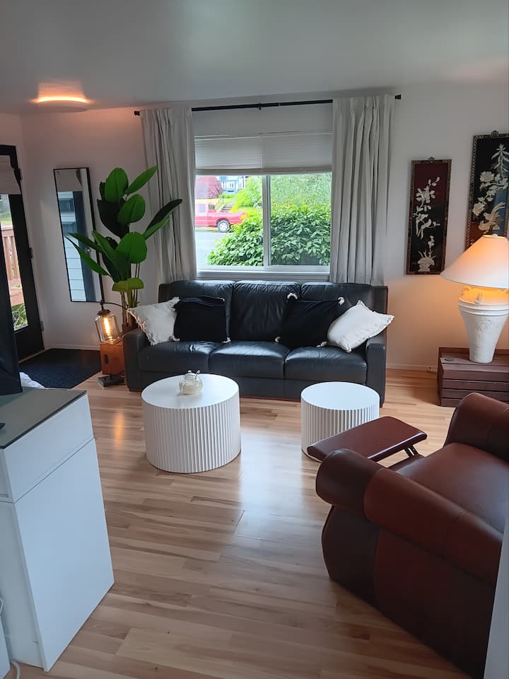 Cozy Everett Duplex- Close To Marina & Hospital - Snohomish, WA