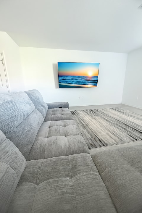 Popular Airbnb listing: Very close to theme parks, ideal for families. in Poinciana