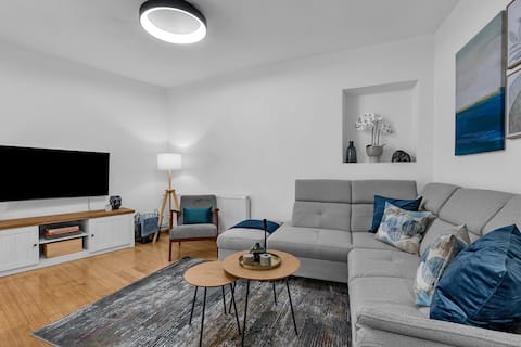 Top performing Airbnb: Hidden Garden • Last Minute Deal Aug 31–Sep 5 in Makarska