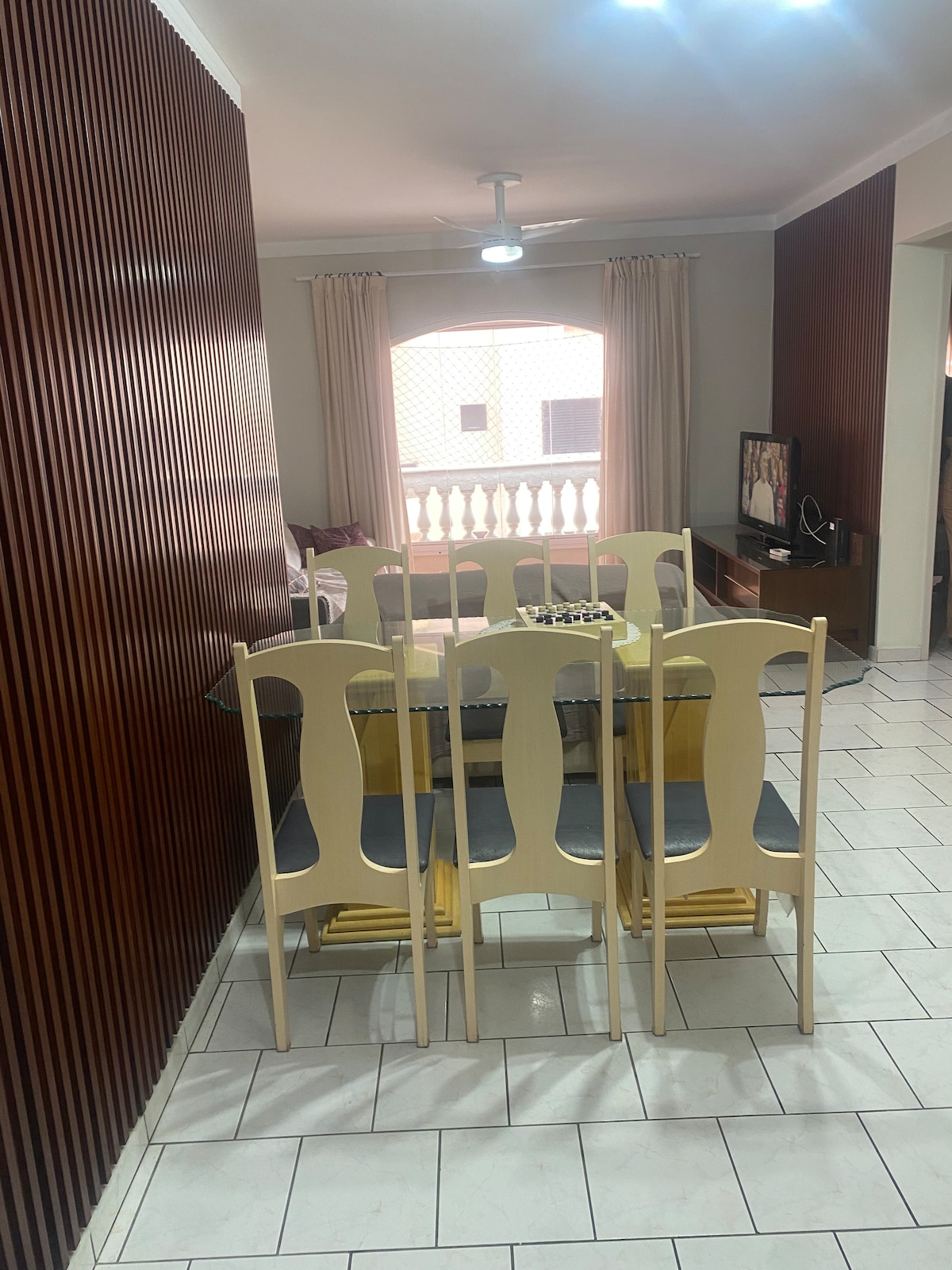 Anúncio popular: Beachfront Apartment Vila Tupi em Praia Grande