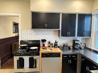 Allentown 3 Bed Apartment with Central A/C, photo 12 of 40