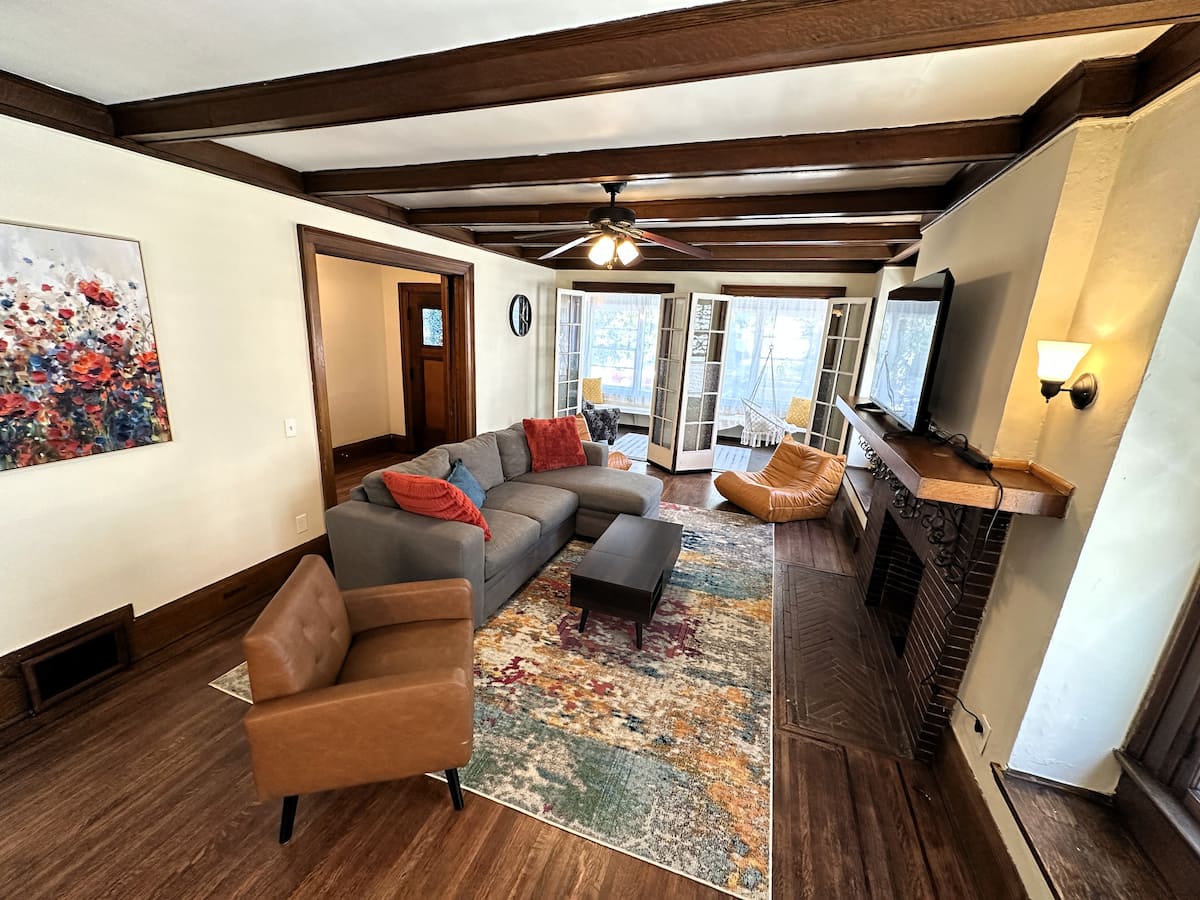 Allentown 3 Bed Apartment with Central A/C, furnished apartment in Buffalo, NY