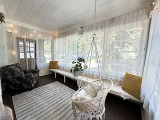 Allentown 3 Bed Apartment with Central A/C, photo 6 of 40