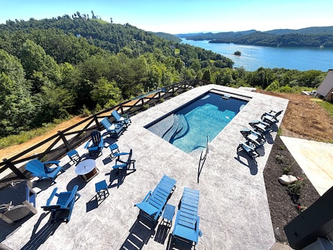 Vast VIEWS Luxury Lakeside & Mountain w Pool & Spa