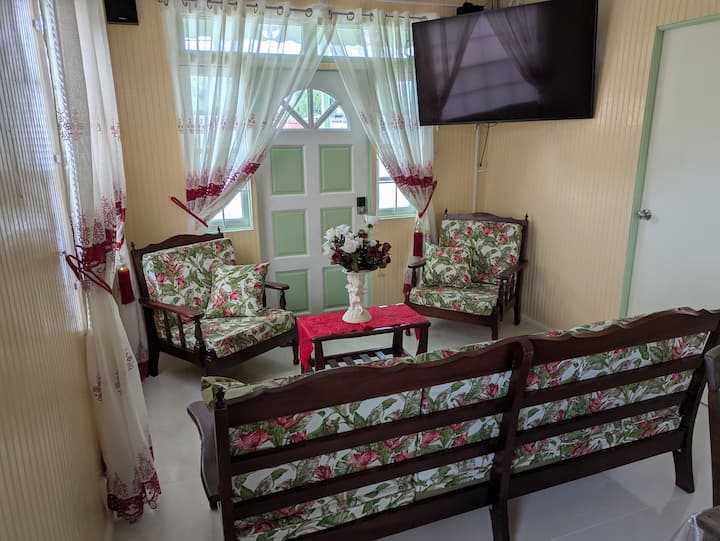 Lowkey's Vacation House - Bridgetown