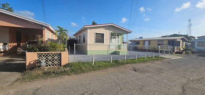 Lowkey's Vacation House - Barbados