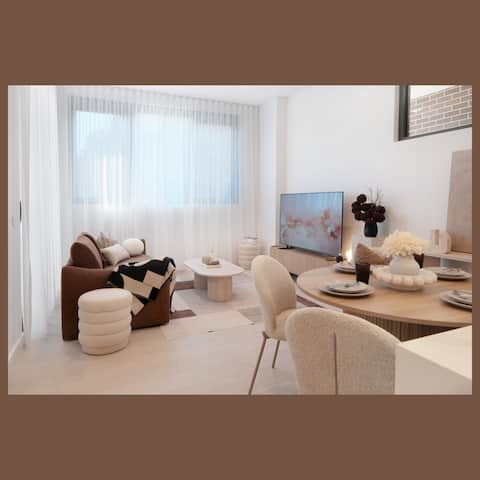 'Amber' · 1 bedroom Apt in Burwood Near Everything