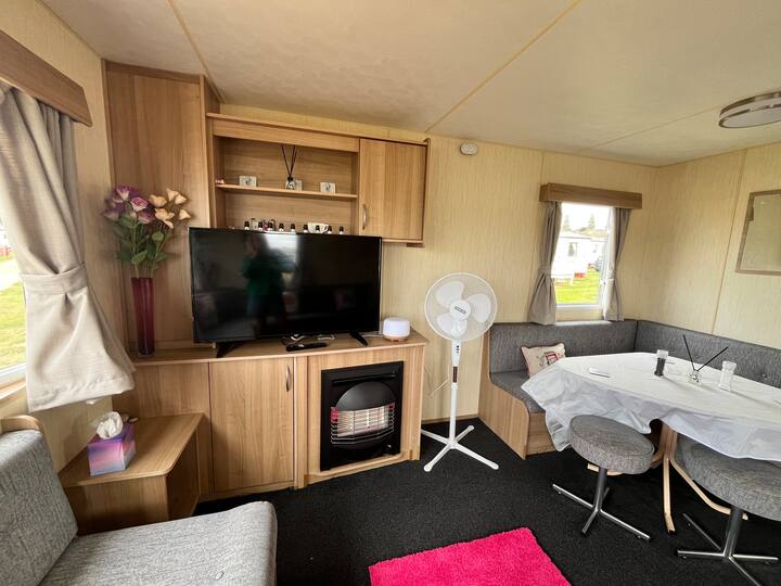 The Dune Den - Cosy Caravan Stay - Hunstanton