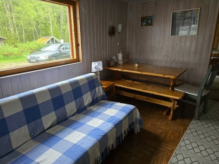 Mökki Upealla Paikalla, Kalaisan  Järven Rannalla - Kinnula