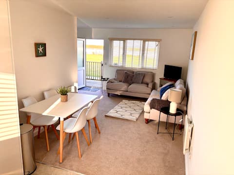 Popular Airbnb listing: Chalet by the sea in Bacton- 95 in Bacton