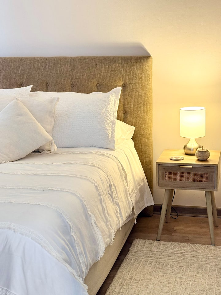 Schlafzimmer 1