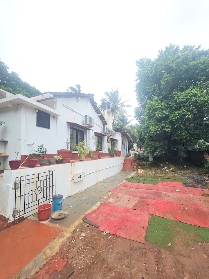 Exterior image 2