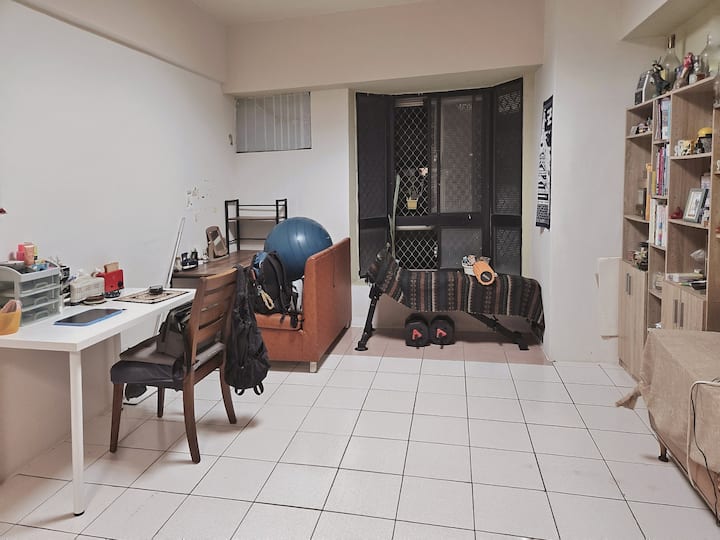 ​Cozy Shared Stay Near Mrt Shihjia | Single Bed - 仁武區