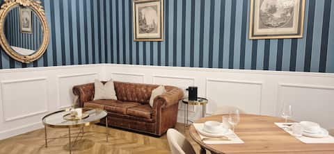 Top Airbnb: Air conditioning, parking, chic, quiet historic building in Avignon