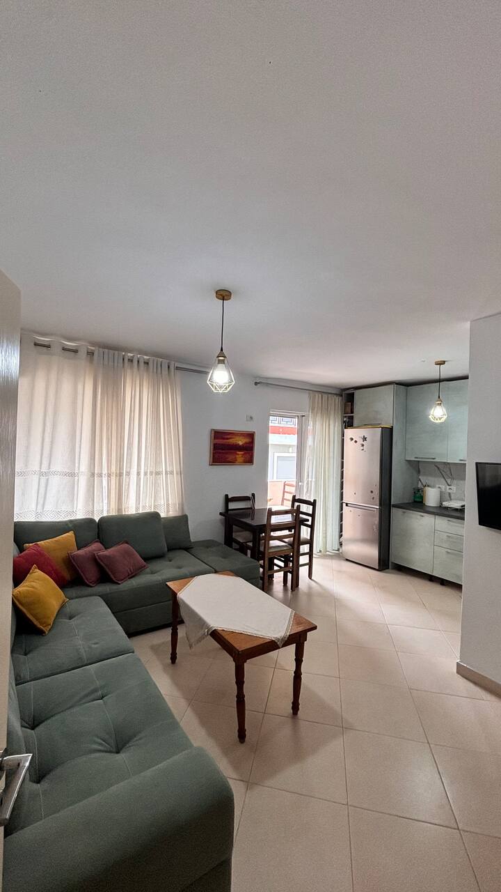 Bright Apartment 50m From The Beach - Himarë