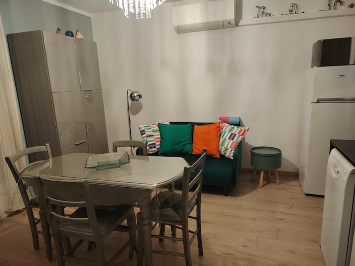 Petit Appart (28m2) à 2mn à Pieds Du Cv - La Londe-les-Maures