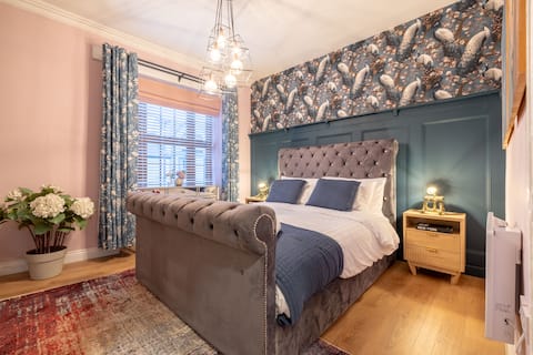 Lux 3-BDR |Sleep7 |WiFi |Parking |Hot Tub |Garden