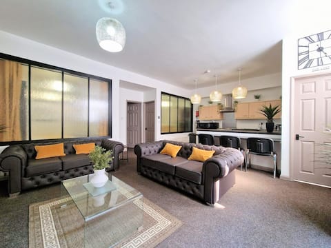 (8) BS2 Central:  Sleeps 7. Parking