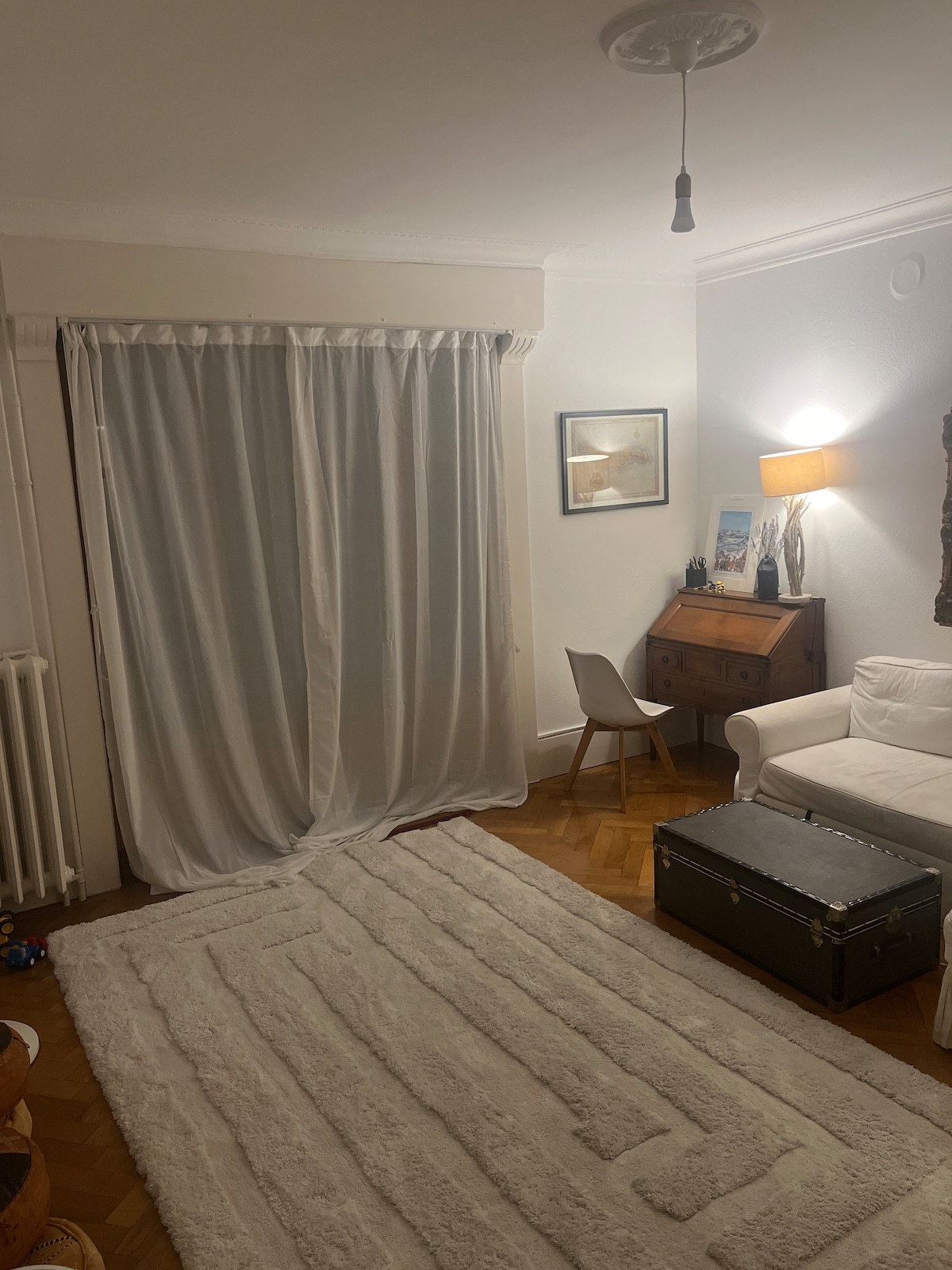 Top performing Airbnb: Your home in the heart of Geneva in Cité