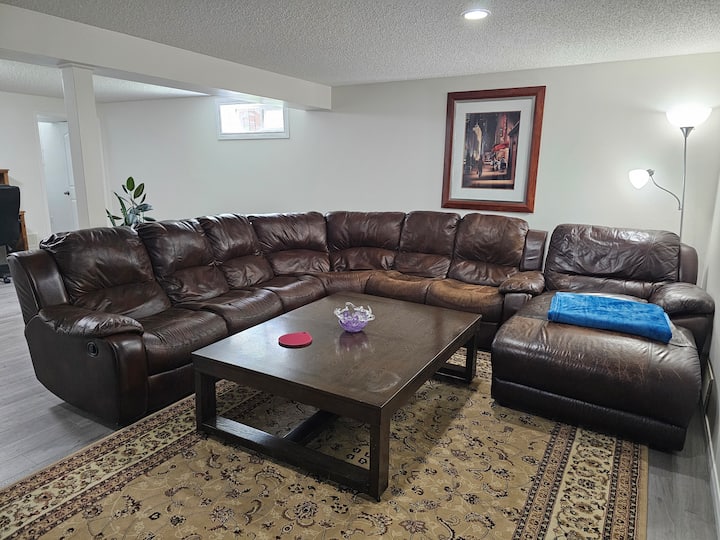 Home In The Heart Of Calgary-near Uofc, Fmc & Ach - Calgary