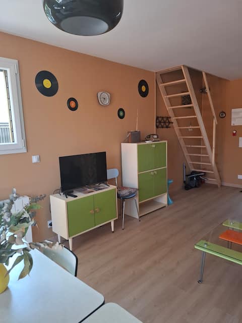 Top Airbnb: Retro Loc House in Calvados