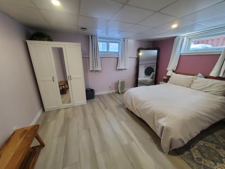 Private 2br Suite W/parking Near Ottawa Airport - Ottawa