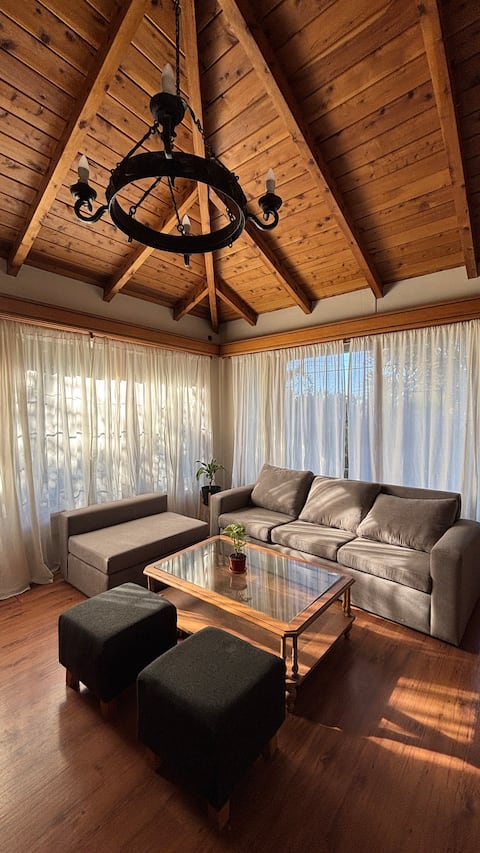 Airbnb con mejor rendimiento: 3-Bedroom House 25 Minutes from Cerro Catedral en Río Negro
