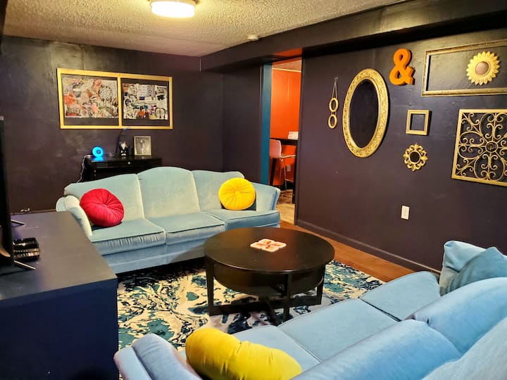 Cozy, One Bedroom Lower Apartment - Thornton, CO