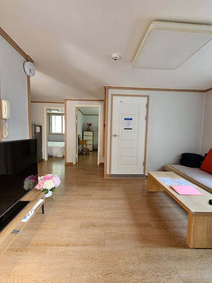 Stay Joy | Groups & Families 8-16 | 6br House - Seoul