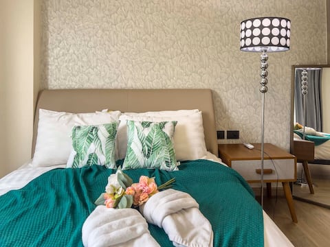 Modern 1BR @ The One | Walk 2 min to Central Mall