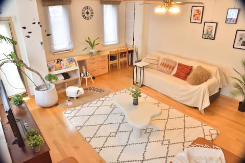 2 minutes from the station / 105 m² / Entire property for rent / Spacious living room / Completely p