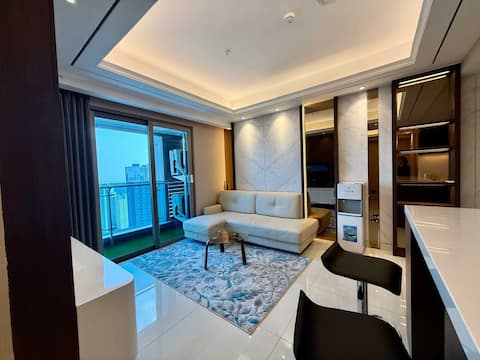 Elegance Cozy Residence@LarizPakuwon Mall