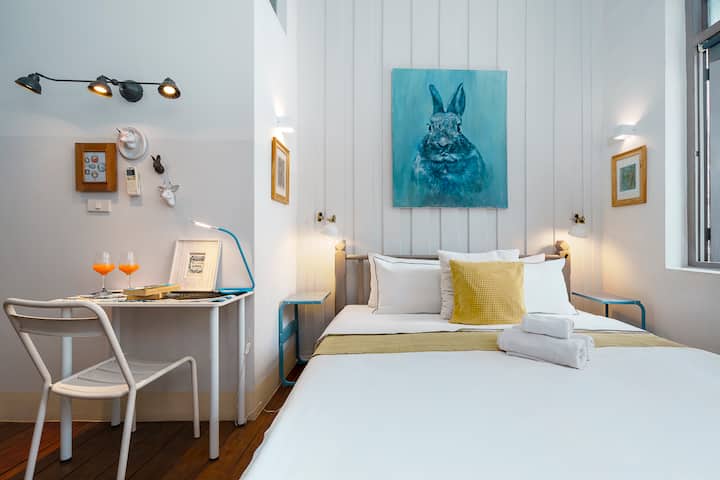 【 Трета спална соба 】Просторот, исто така, има простор наменет за работа со брз Wi-Fi, што го олеснува работата, студирањето или преносот. Дефинитивно ќе уживате во престојот тука.