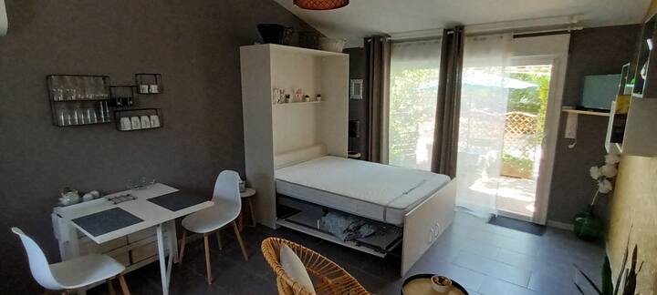 Gîte Tout éQuipé Pour Deux. - Tourtour