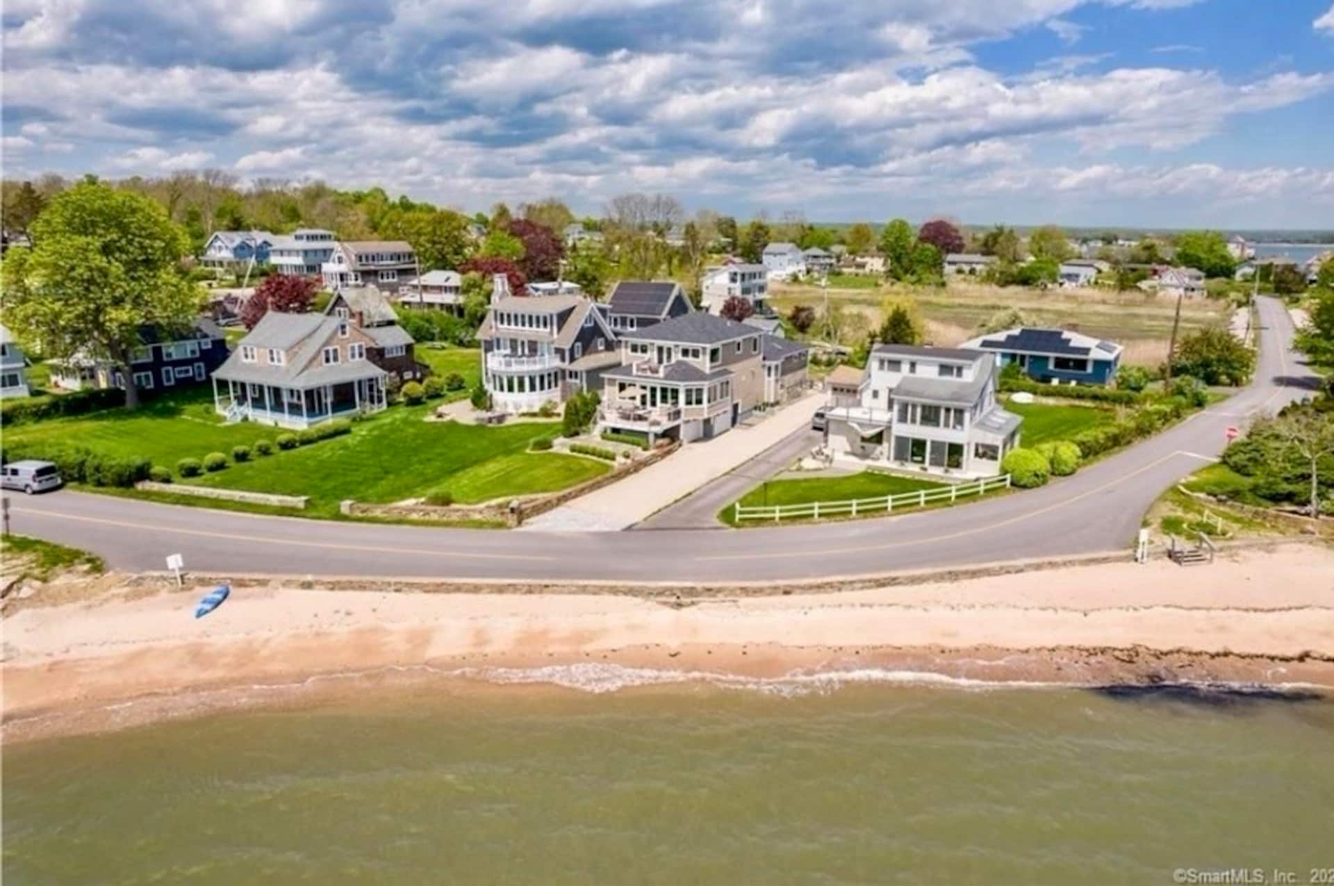 Sea the Long Island Sound w/ private beach access!