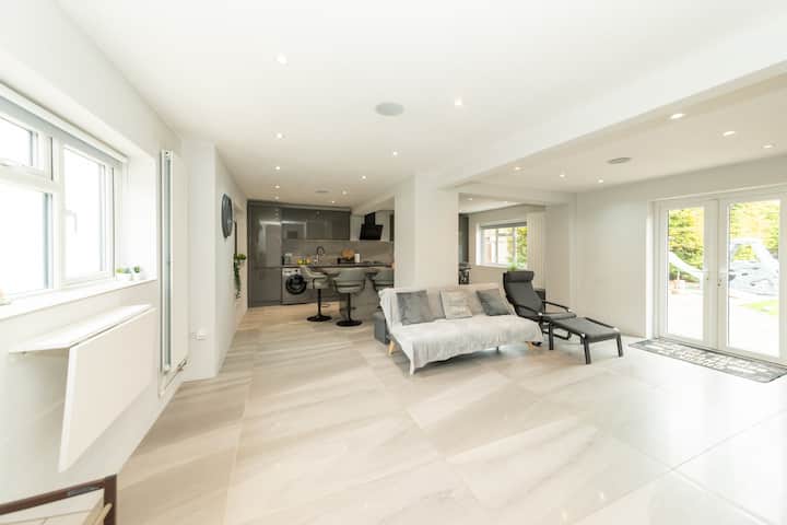 Spacious Home Heated Pool(april-sep) In Tilehurst - Reading