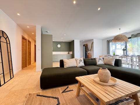 Top Airbnb: "Les Embruns" with swimming pool & sea 5 min away. in Sérignan