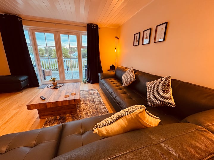 Barneys Retreat - Lakeside Getaway - Cotswolds