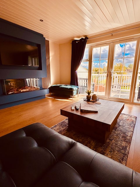 Barneys Retreat - Lakeside Getaway