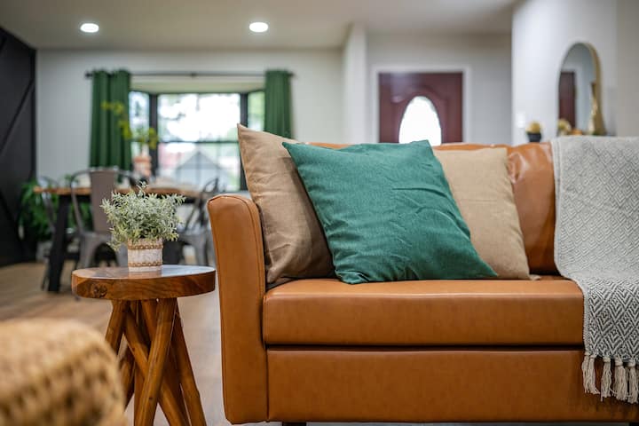 Stylish Spring Getaway - 7 Bed- 20minairport - Houston, TX