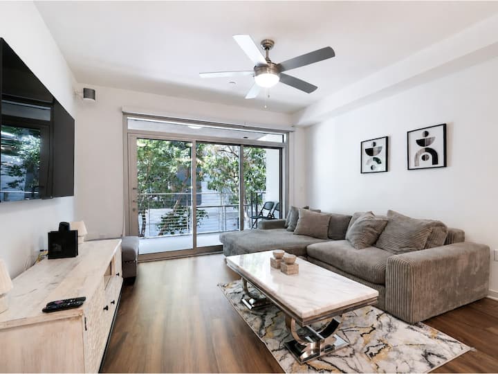 Cute Fairfax Blvd 2 Bedroom By Lacma - Beverly Hills, CA