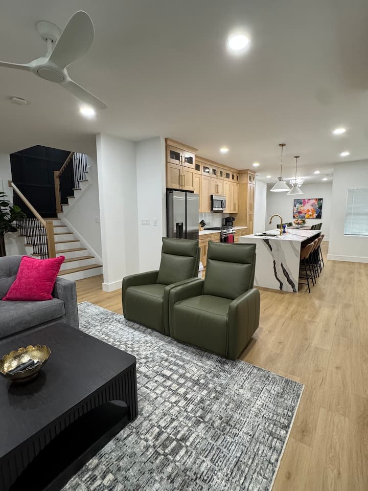 Steps Away From The Fifa In Dt Atl/with 2 Masters. - Atlanta, GA