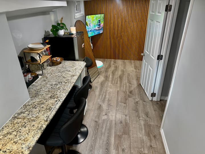 Modern Private Basement Retreat-near Nycc - Harrison, NJ