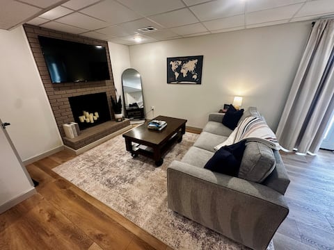 Popular Airbnb listing: Traveler’s Hideaway-Fenced backyard, 13mi Broadway in Bellevue