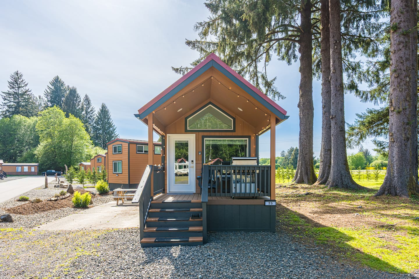 Rainforest Tiny Home Retreat: Enchanted Cottage
