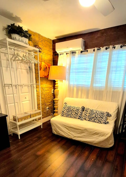 Top Airbnb: Cozy&Safe Private Studio. Your Home Away from Home in North Miami