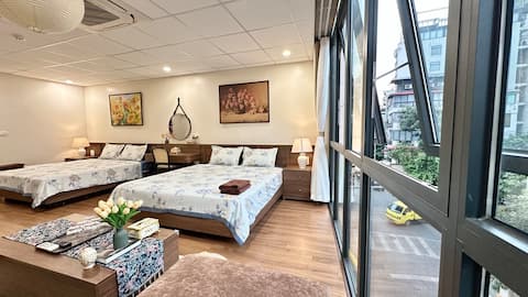City view/6 bedrooms/10 beds/elevator/free laundry