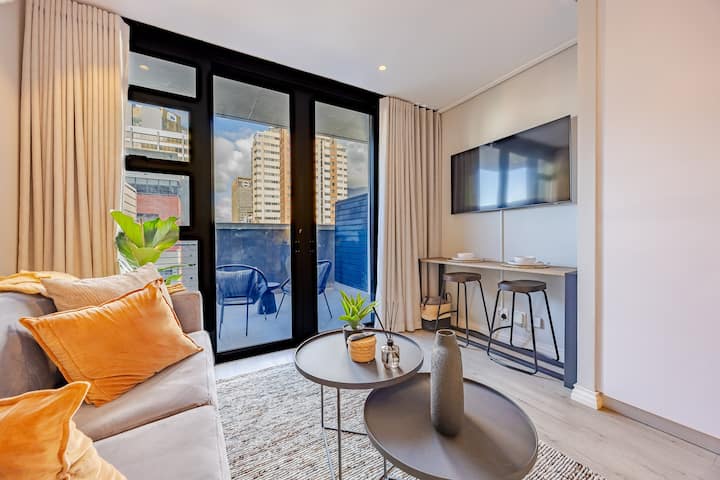 16 On Bree Stunning Apt Gym+pool+parking - Le Cap